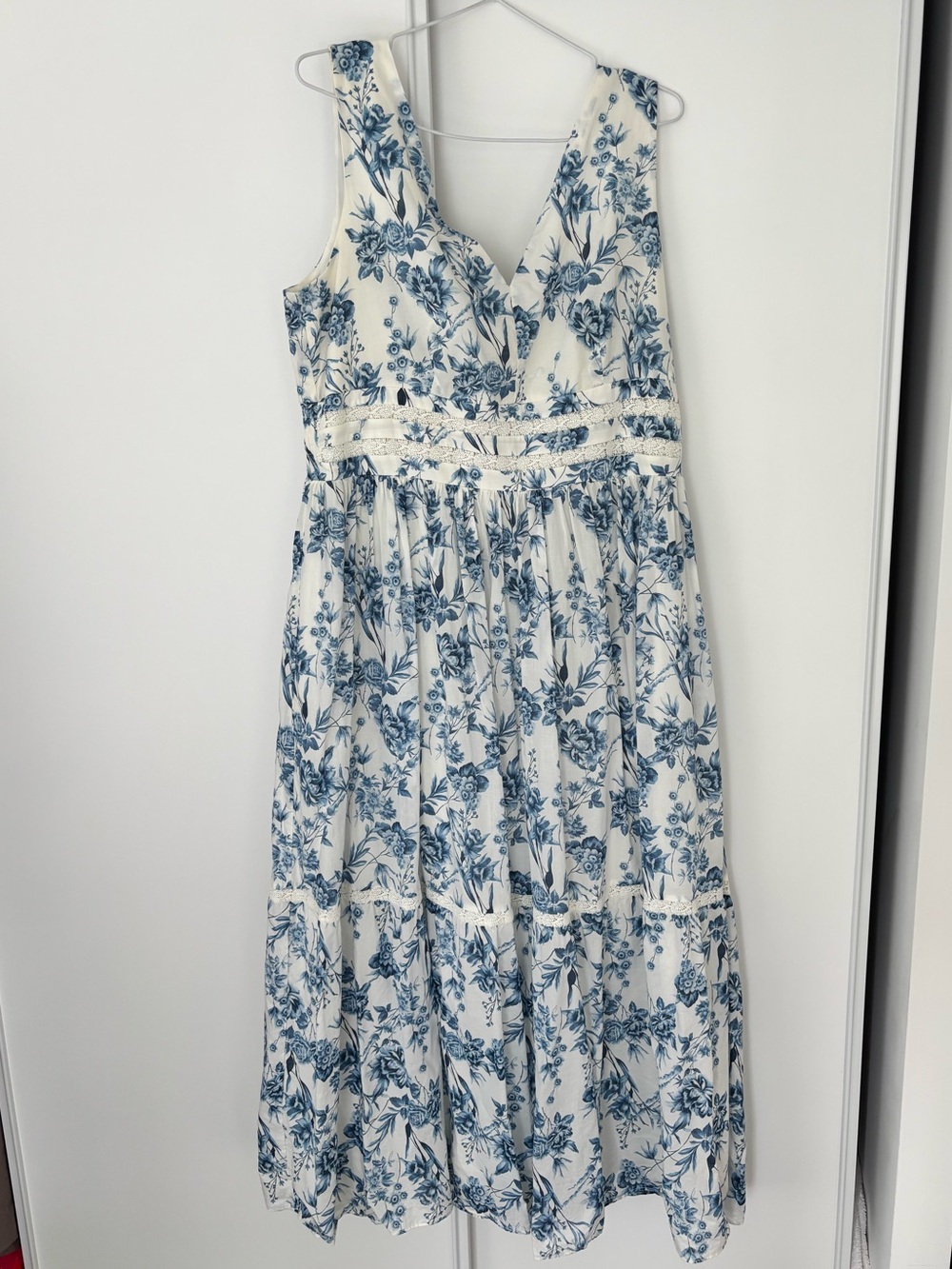Taylor Blue and White Floral Print Dress